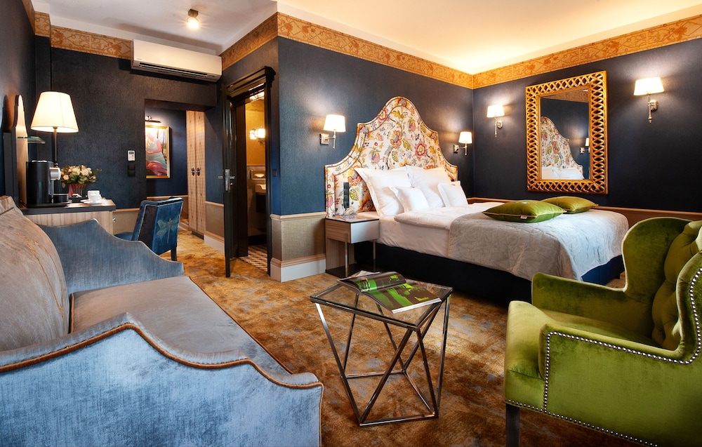 Deluxe Double or Twin Room - Photo 4