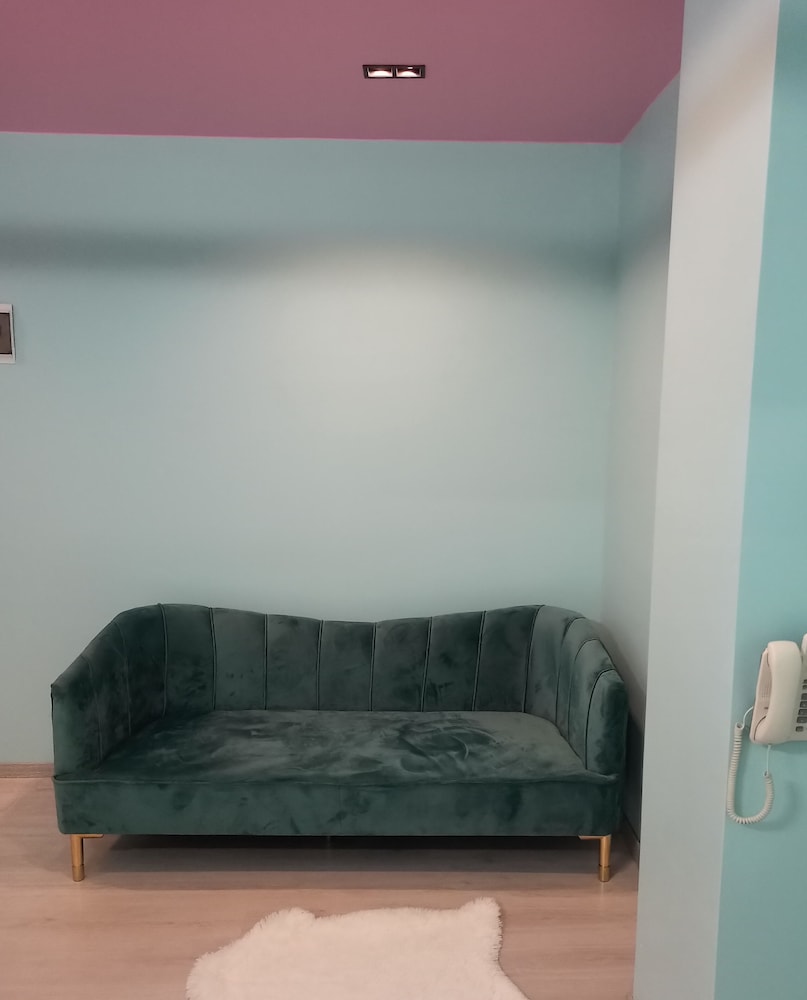 Basic Apartment - Photo 8