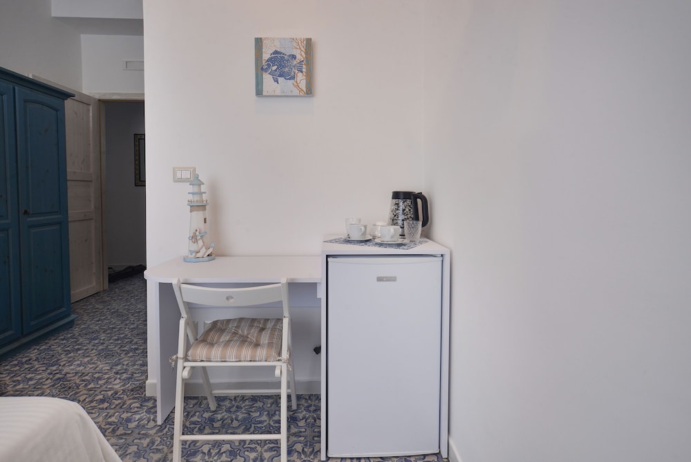 Basic Double Room photo 2