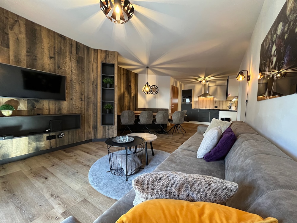 Comfort Apartment, 3 Bedrooms, Sauna, Mountain View