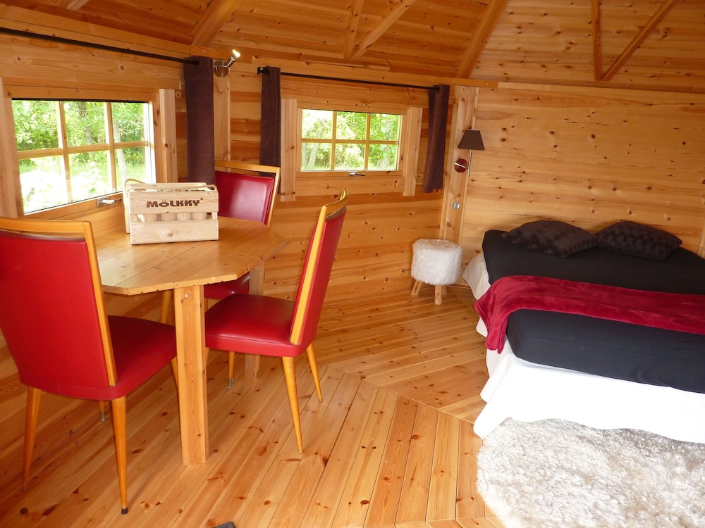 Cabin (Mollky), bed linens not included photo 2