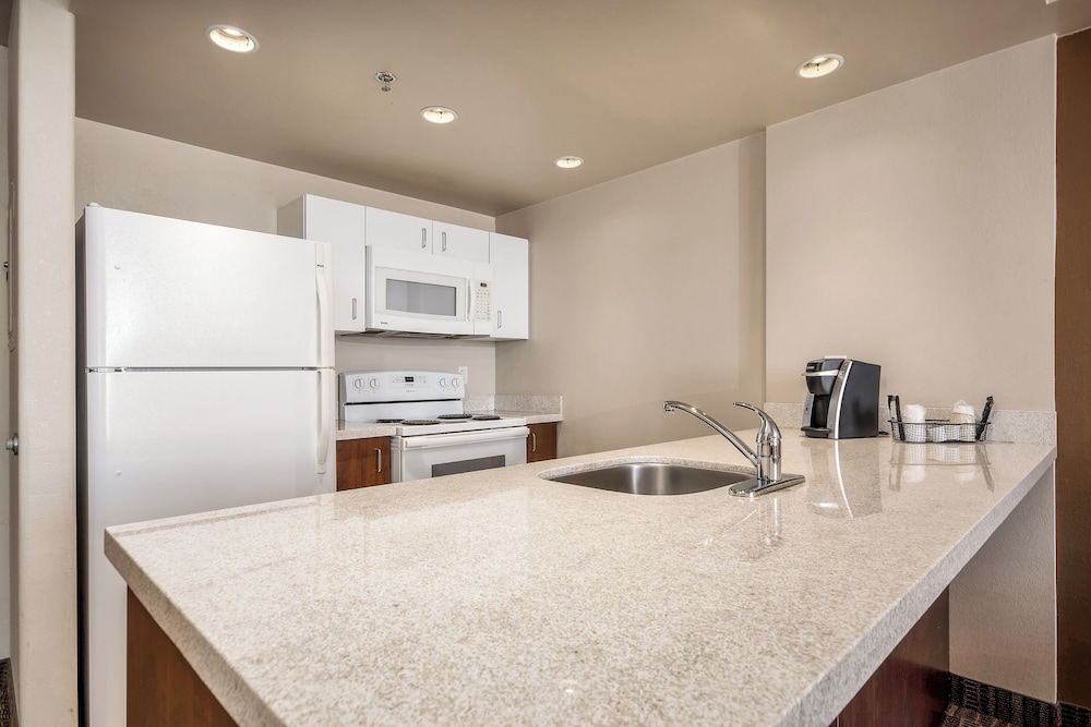 Suite, 1 Bedroom photo 2