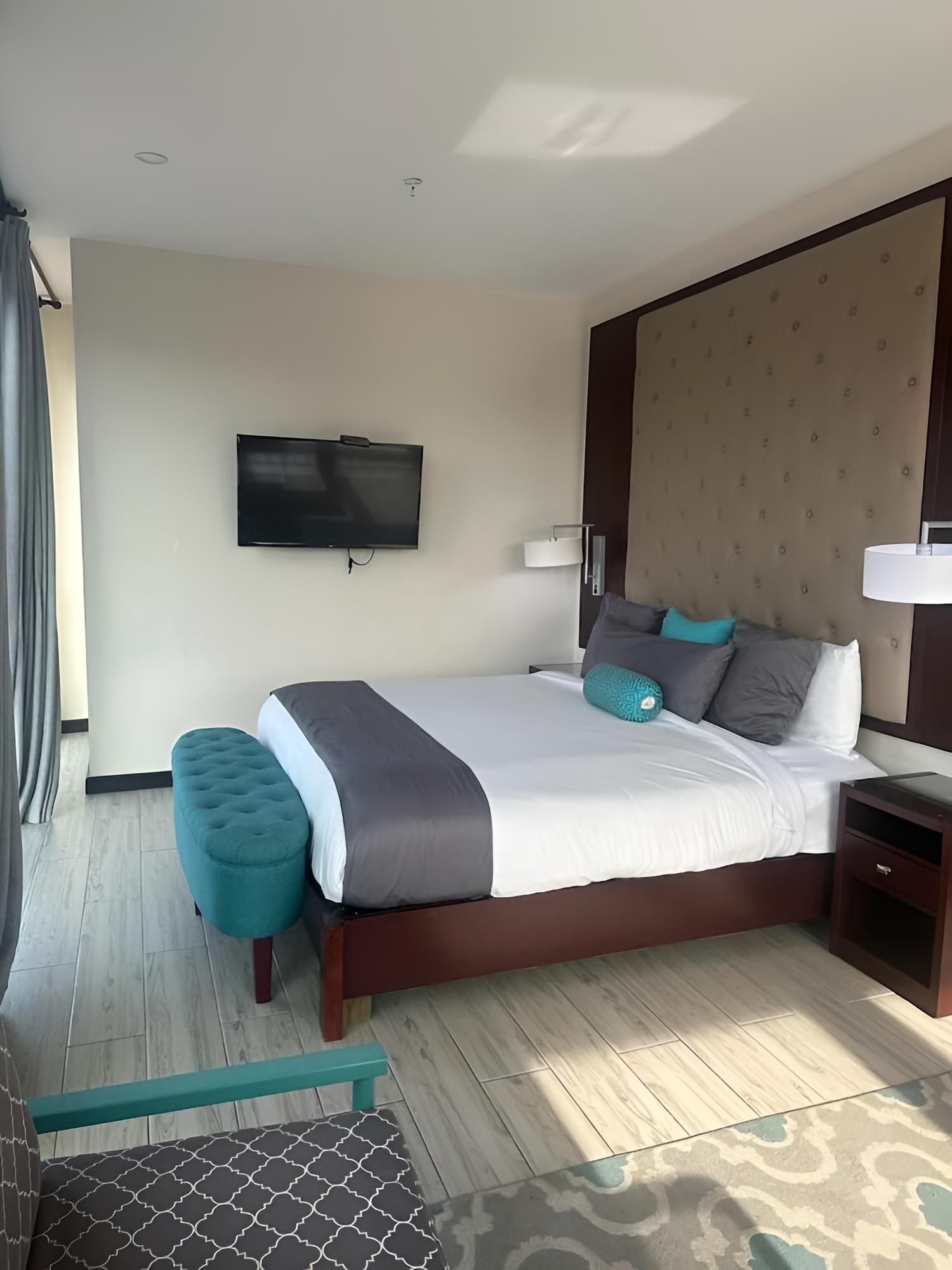 City Room photo 1