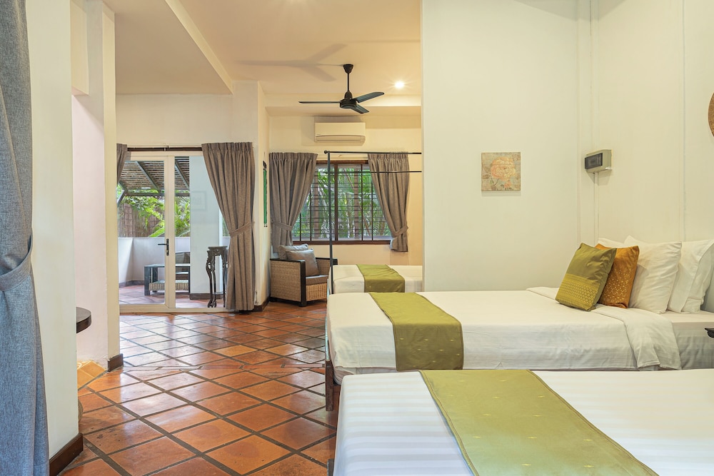 Family Room With Garden View - Photo 6