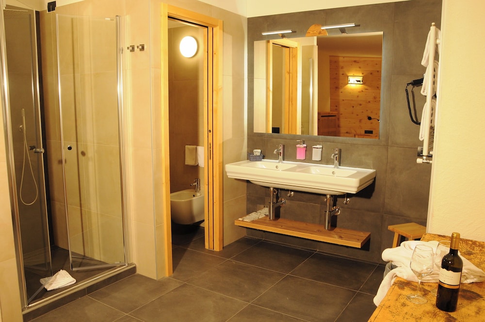Deluxe Double or Twin Room photo 2