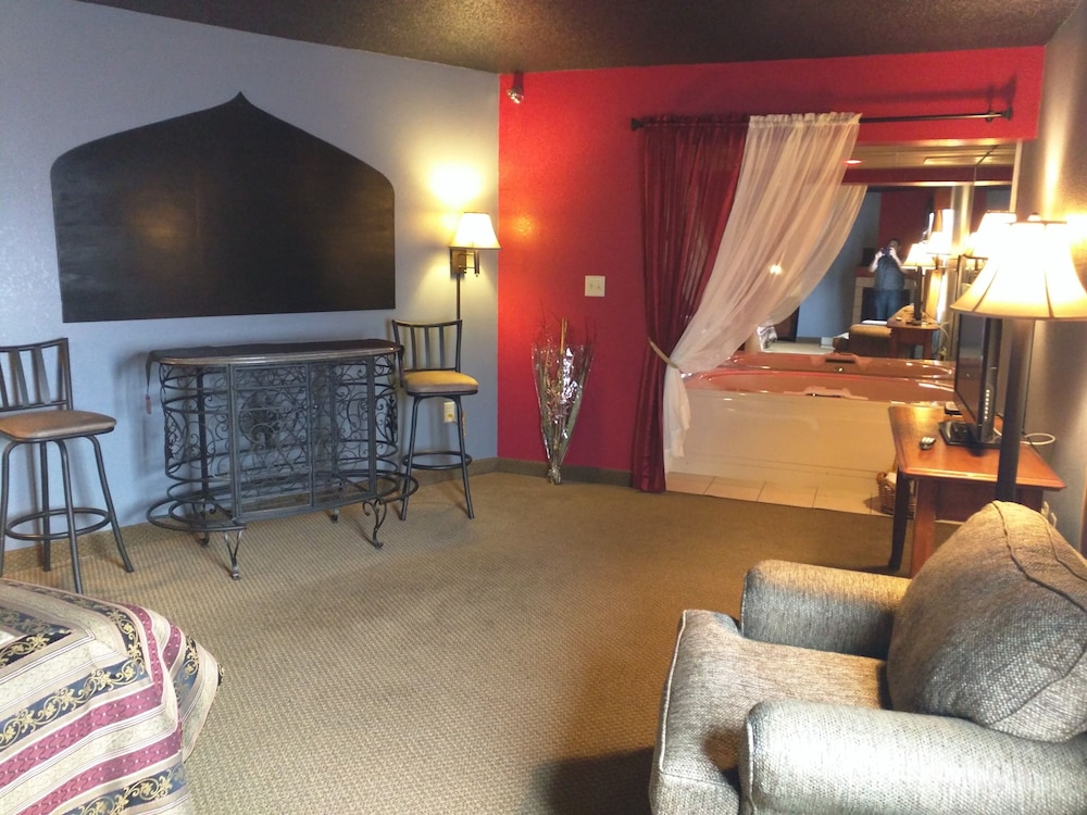 King Grand Honeymoon Suite photo 2