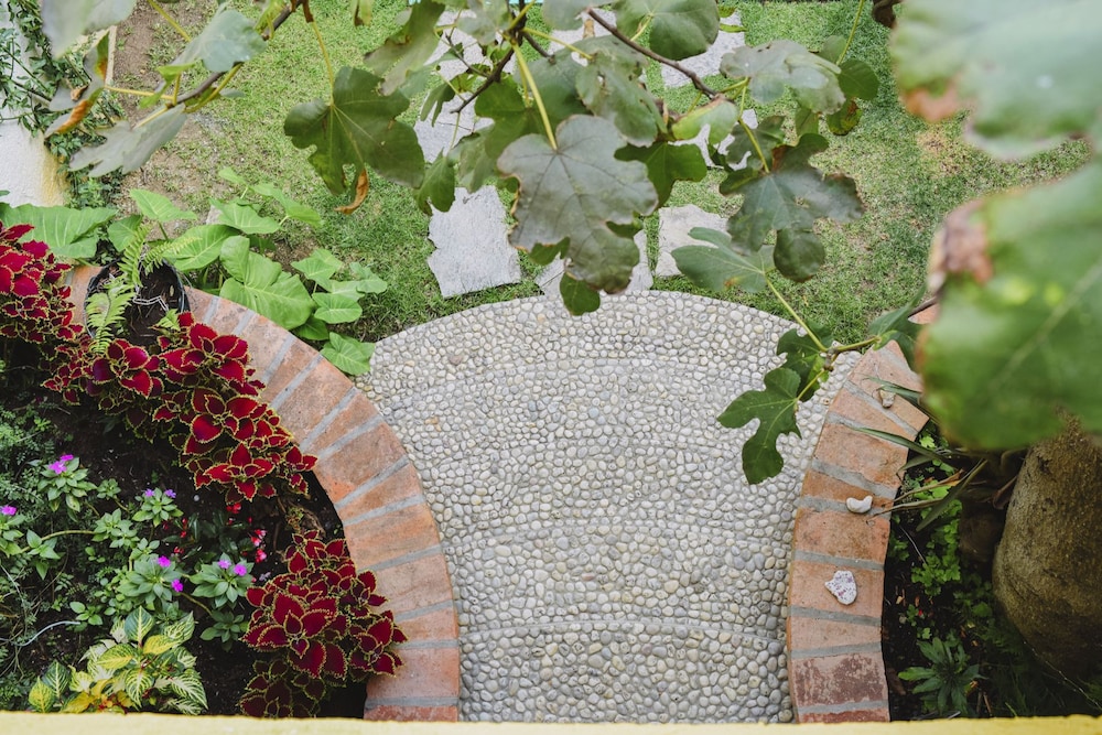 Design Apartment, 1 Bedroom, Private Bathroom, Garden Area photo 2