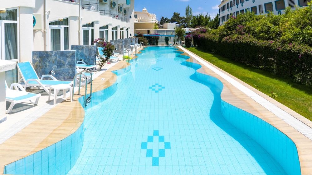 Swim Up Room photo 2