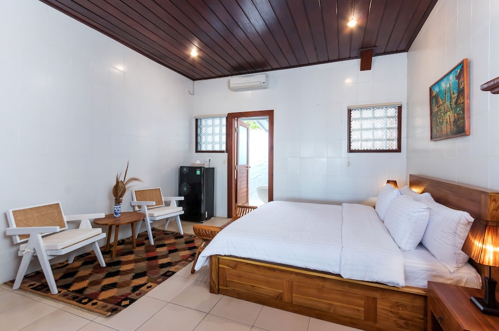 3 Bedroom Beachfront Pool Villa photo 3