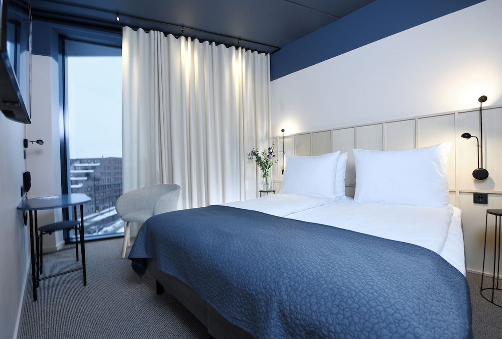Superior Room, 1 King Bed, Non Smoking photo 3