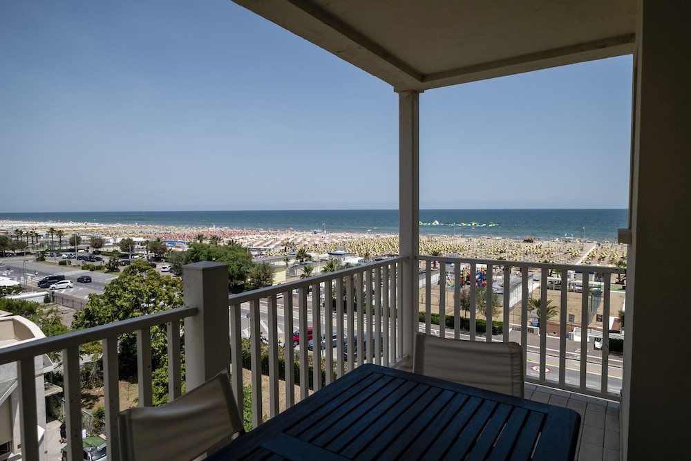 Suite, Balcony, Sea View - Photo 9
