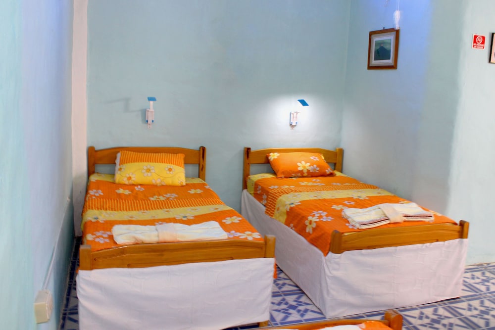 Quadruple Room (4 Twin Beds) photo 2