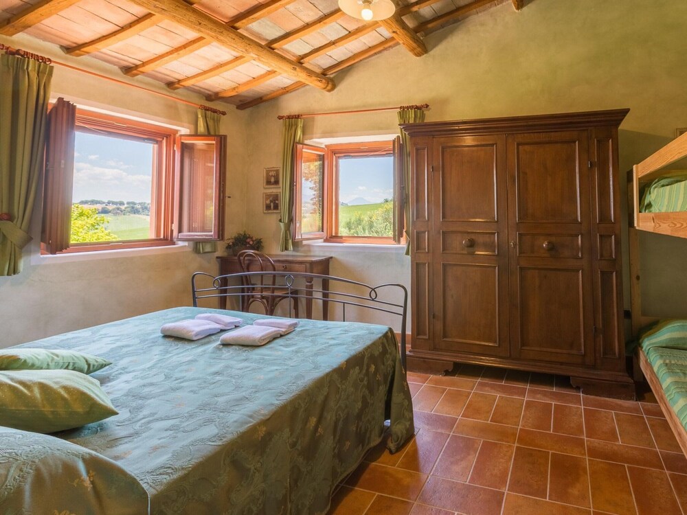 Villa photo 2