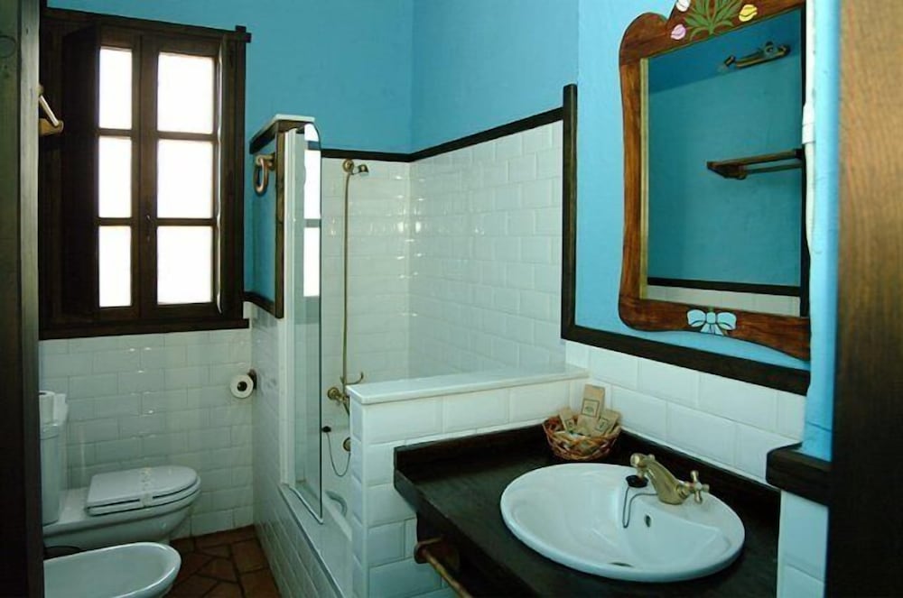 Standard Double or Twin Room - Photo 36