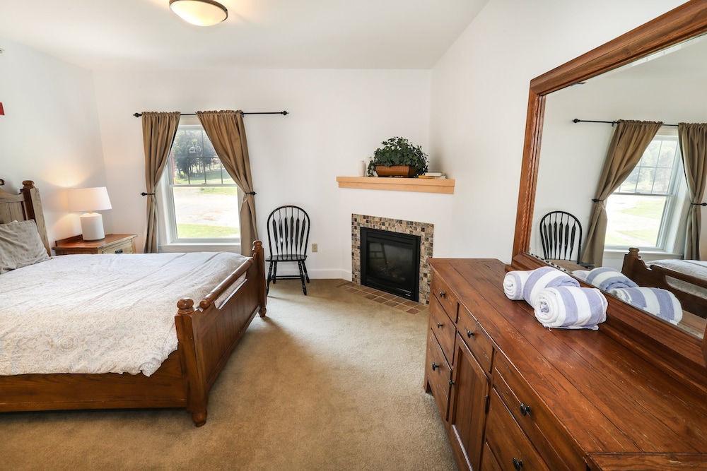 Condo, 2 Bedrooms (Liftside & Pinnacle) - Photo 2