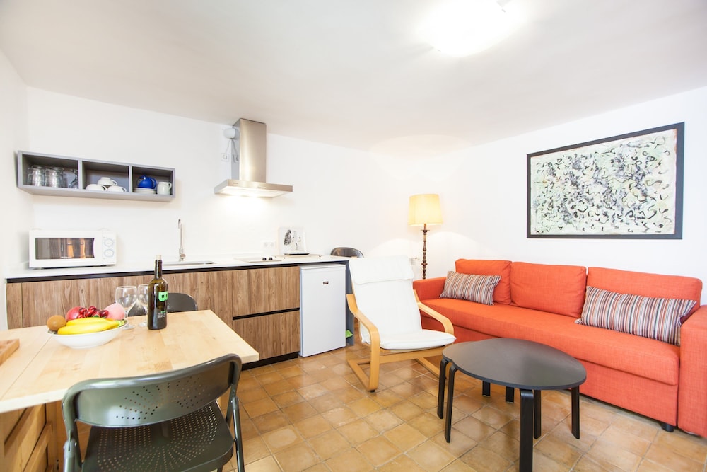 Apartment photo 2