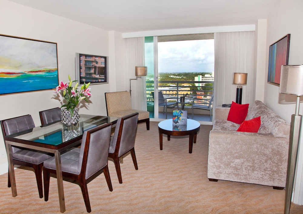 Suite, 2 Queen Beds, Balcony, City View - Photo 1
