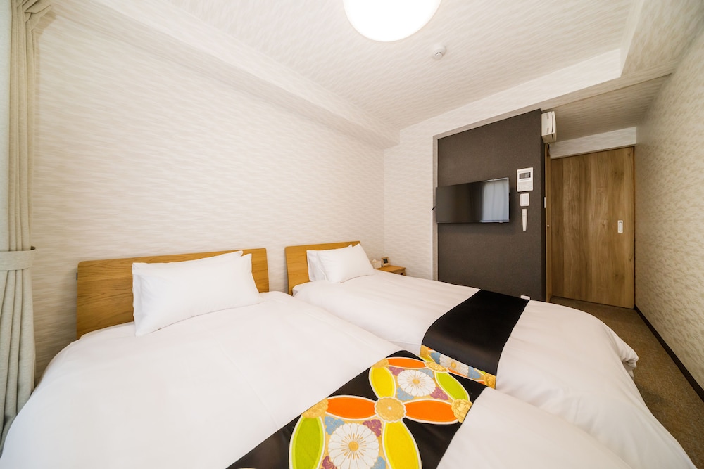 Economy Twin Room - Photo 4