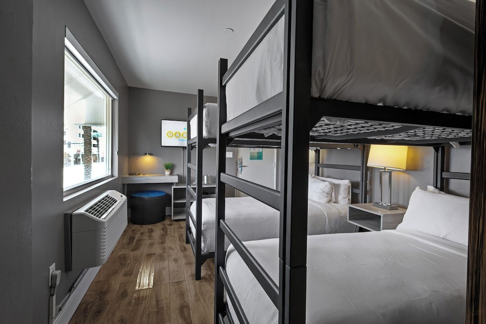 Poolside Bunk Bed - Photo 2