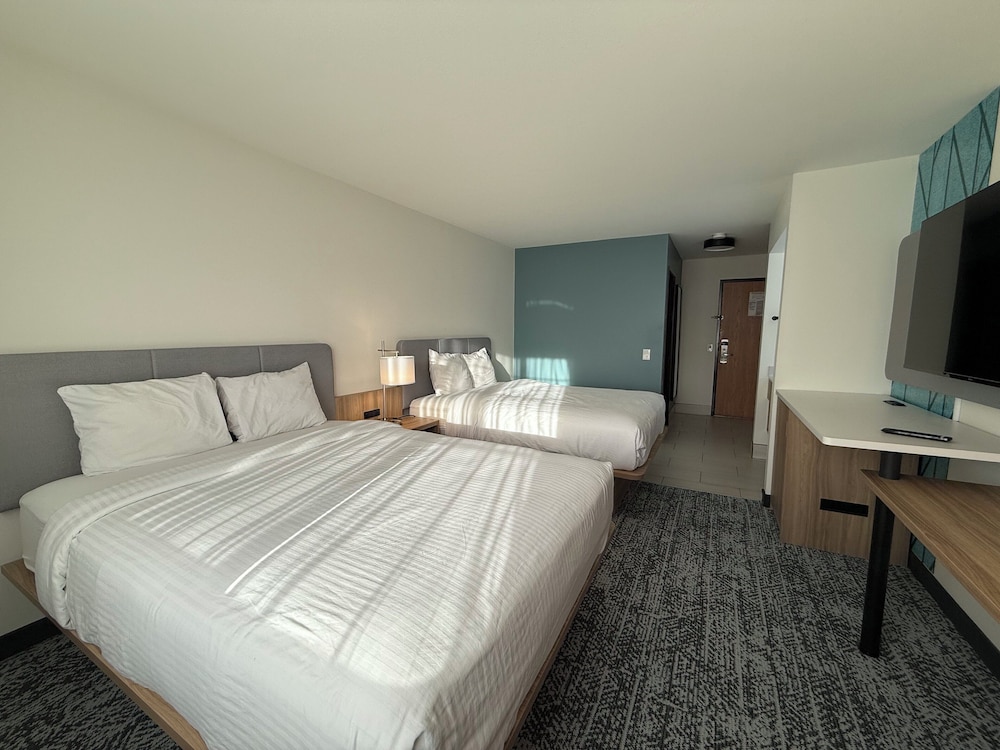 Room, 2 Queen Beds, Non Smoking photo 2