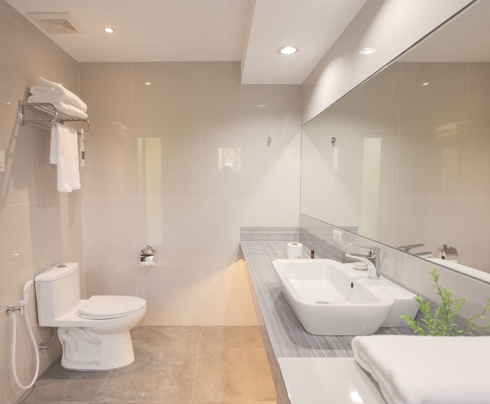 Deluxe Suite - Photo 3