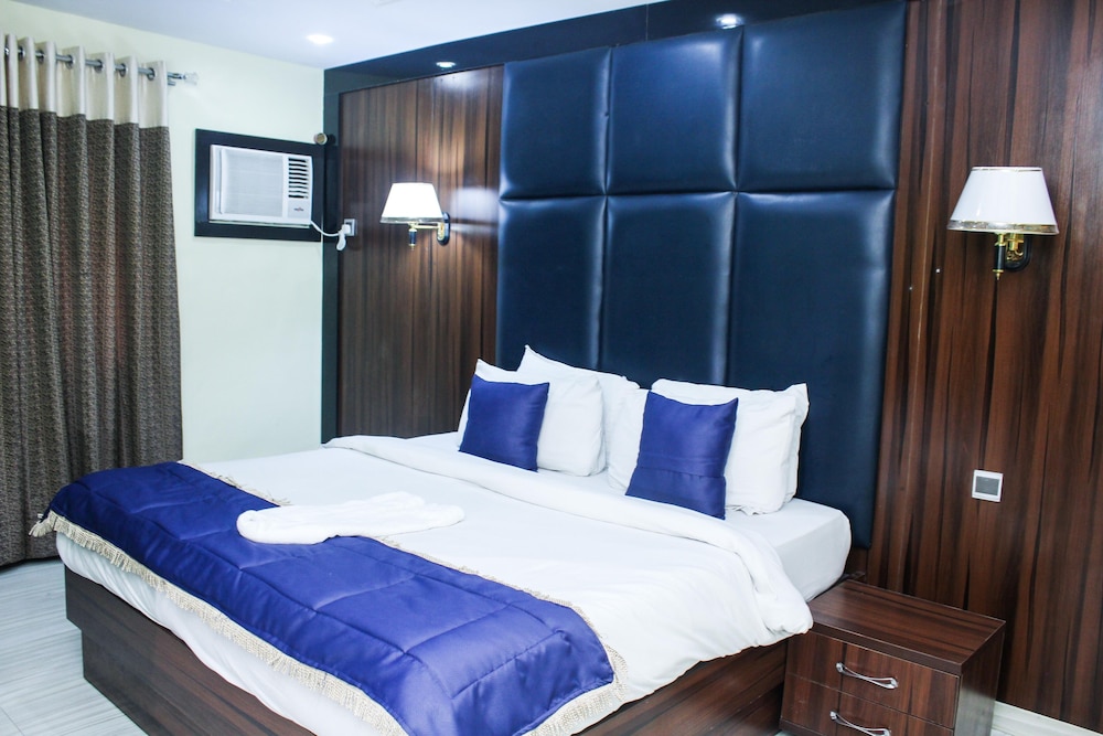Royal Suite - Photo 2