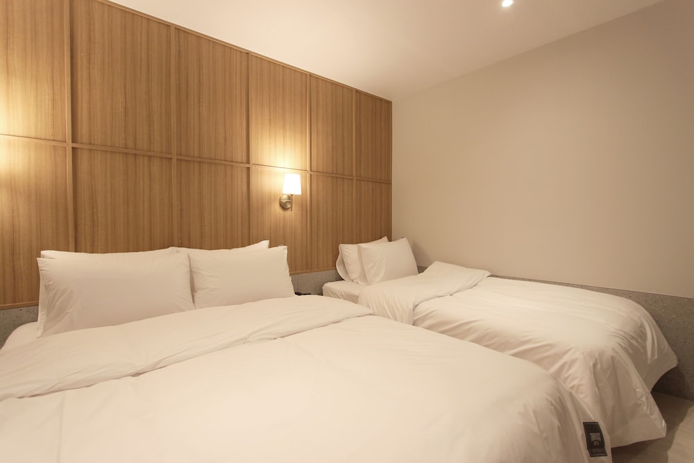 Suite Twin Room - Photo 2