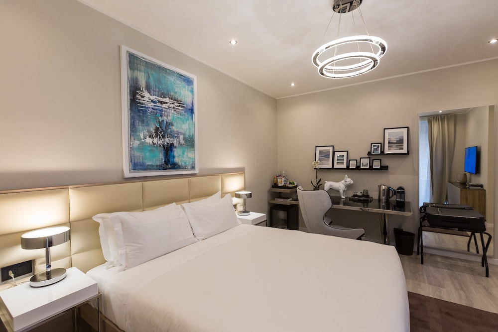 Junior Suite, 1 Queen Bed, City View photo 2