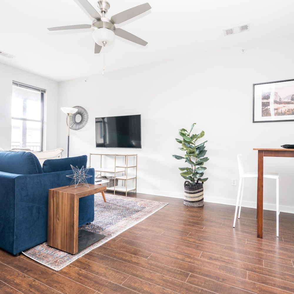 Cozysuites Music Row Chic 1BR w Free Parking 42, Photo 11