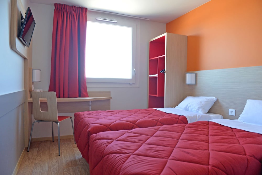 Standard Room, 2 Twin Beds - Photo 2