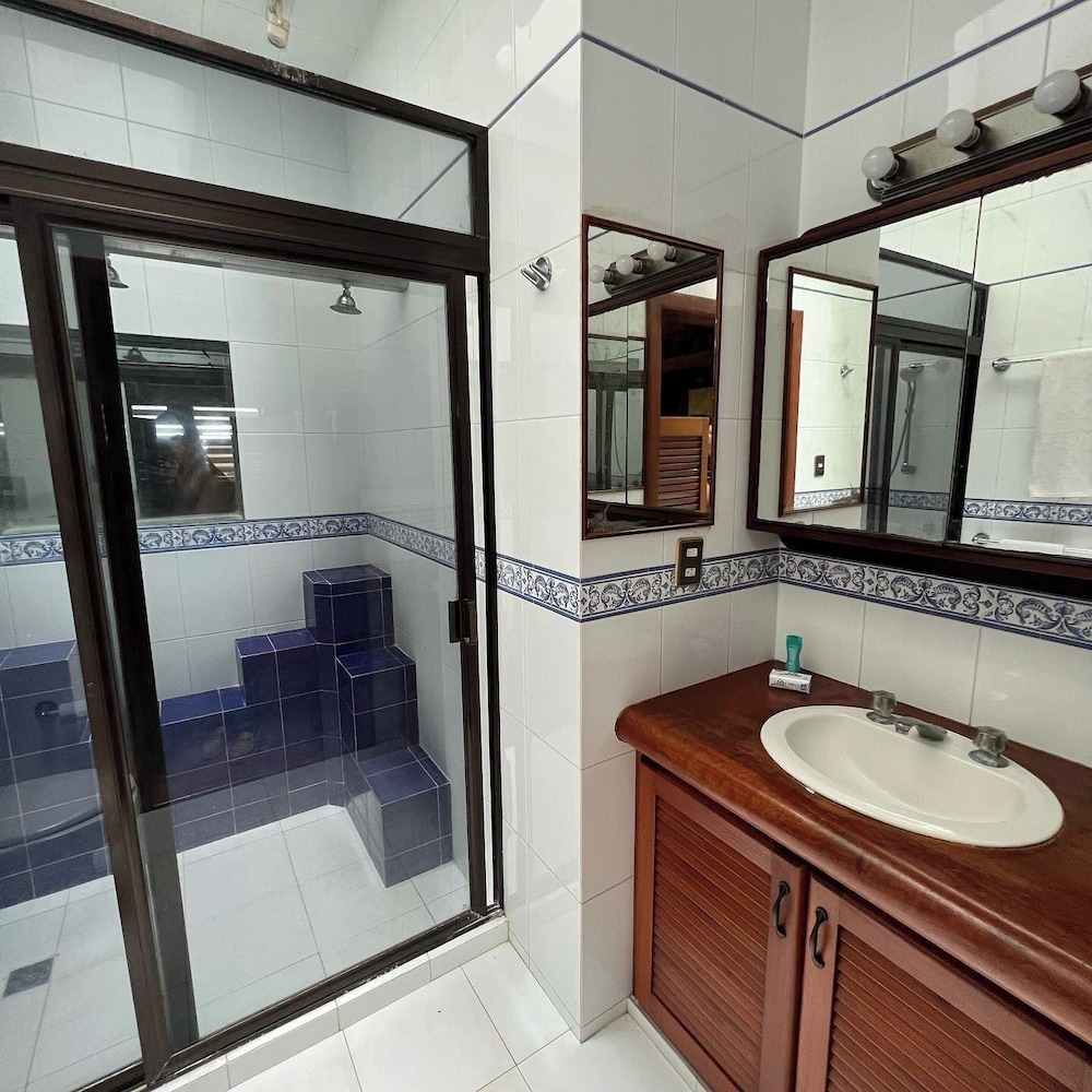 Family Suite photo 2