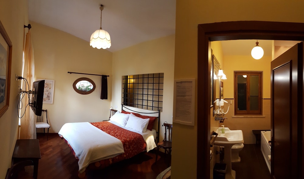 Superior Double Room, Lake View photo 2