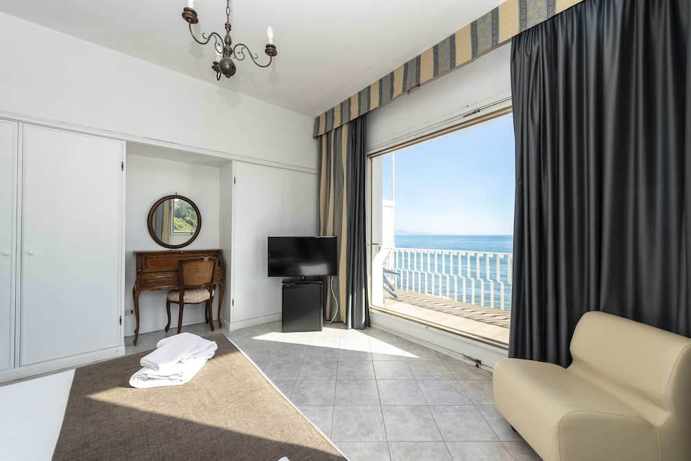 Family Room, Sea View photo 1
