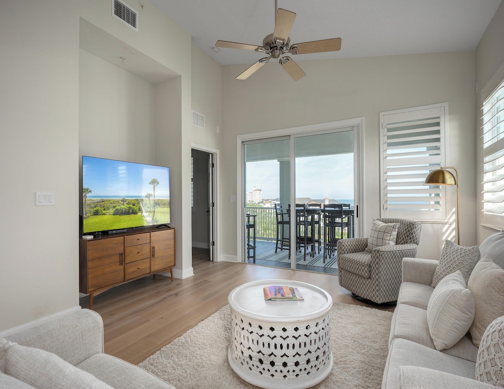 Condo (3 Bedrooms) photo 1