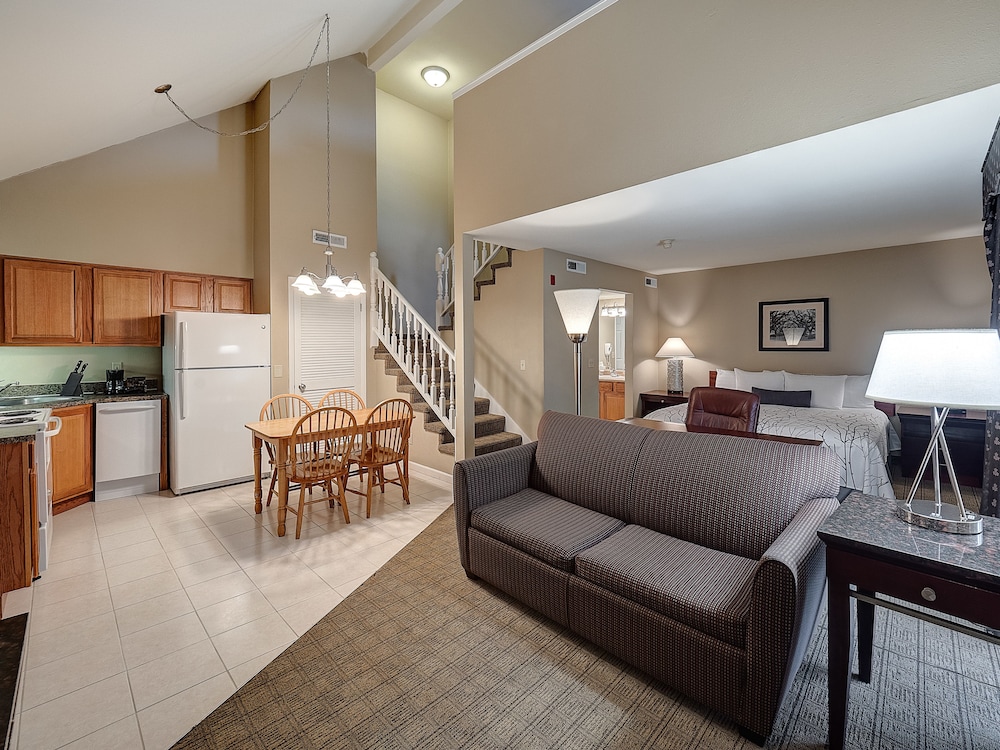 Suite (Double King Loft) photo 1