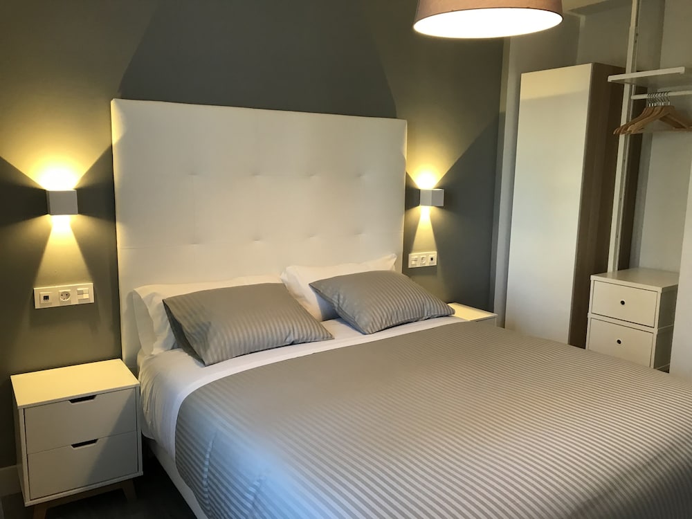Apartment, Private Bathroom, City View - Photo 13
