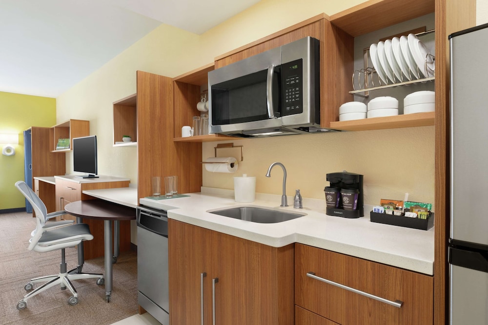 Suite, 1 King Bed, Accessible (Hearing)
