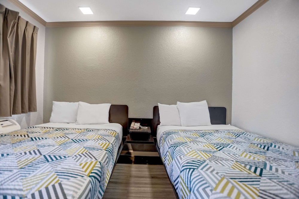 Standard Room, 2 Double Beds, Non Smoking