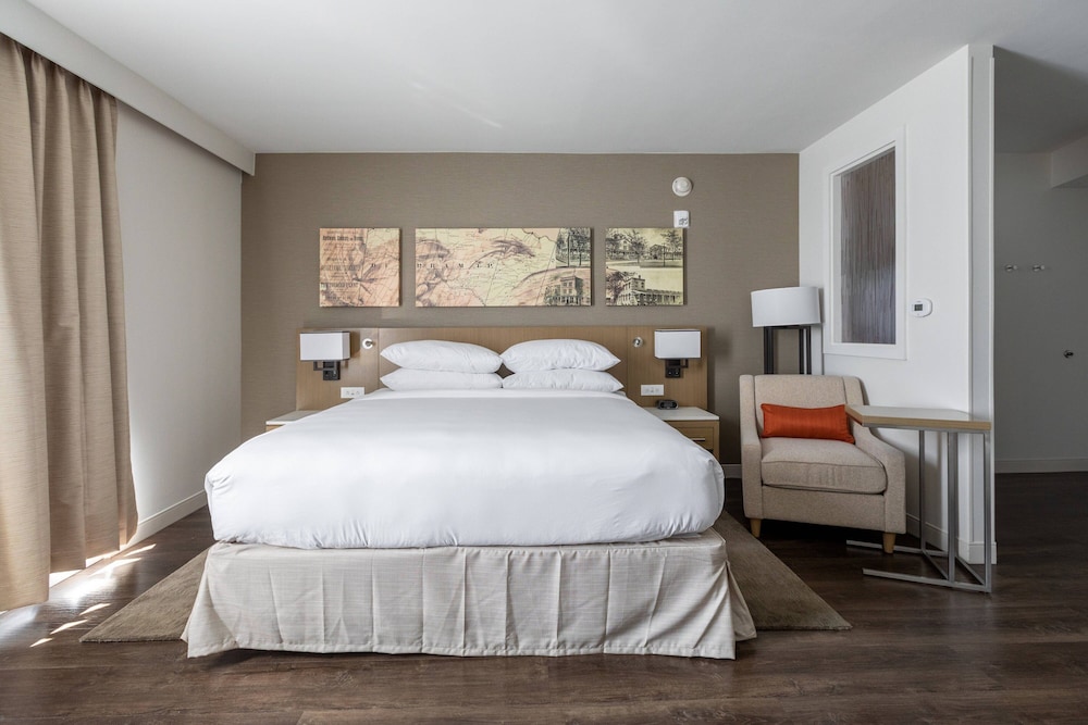Room, 1 King Bed - Photo 3