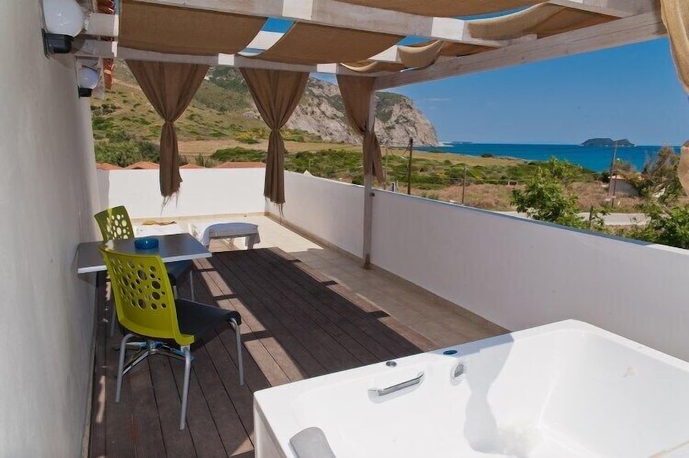 Junior Suite, Jetted Tub, Sea View