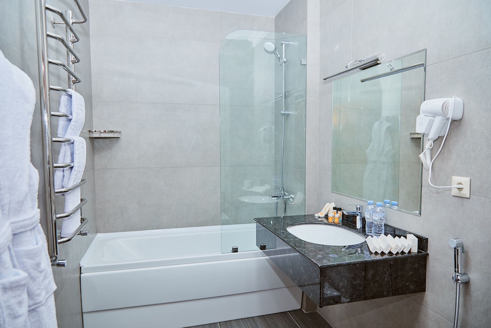 Superior Double or Twin Room - Photo 4