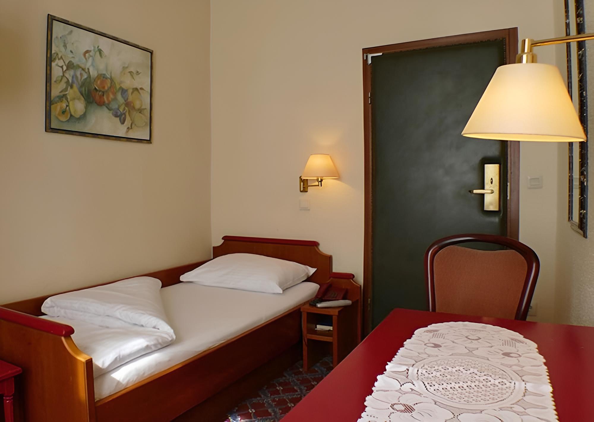 Single Room photo 1