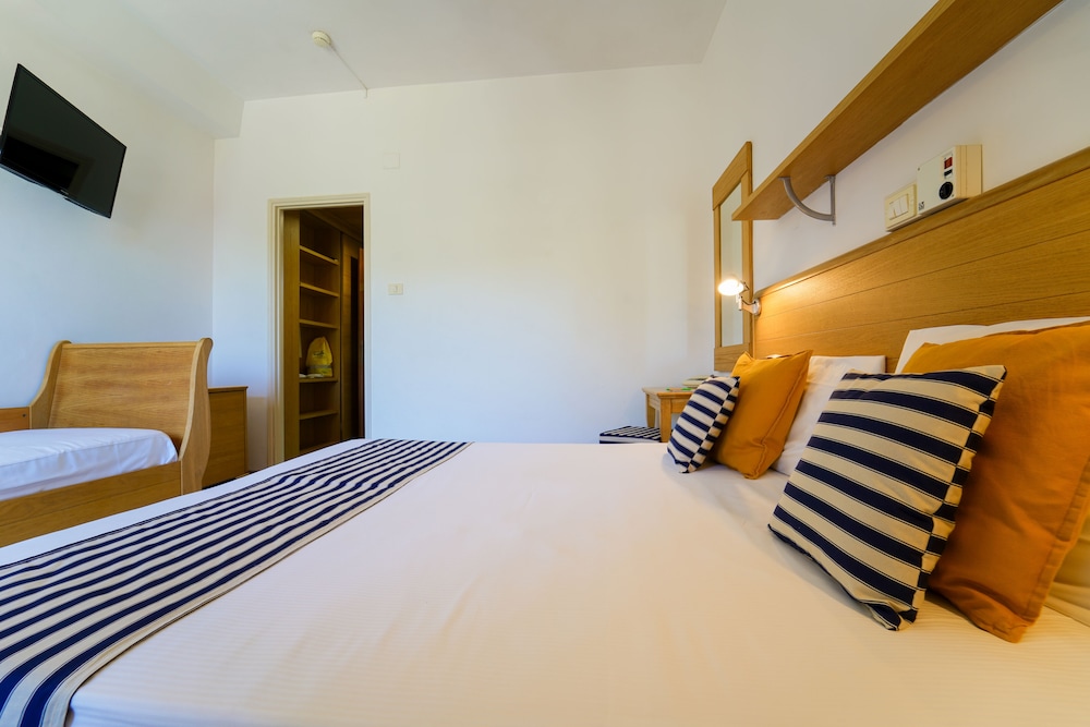 Classic Double Room - Photo 7