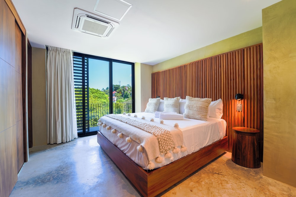 Luxury Suite, Multiple Beds photo 2