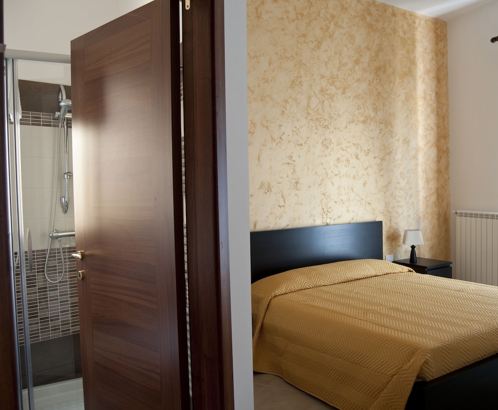 Deluxe Double Room, 1 Double Bed photo 2