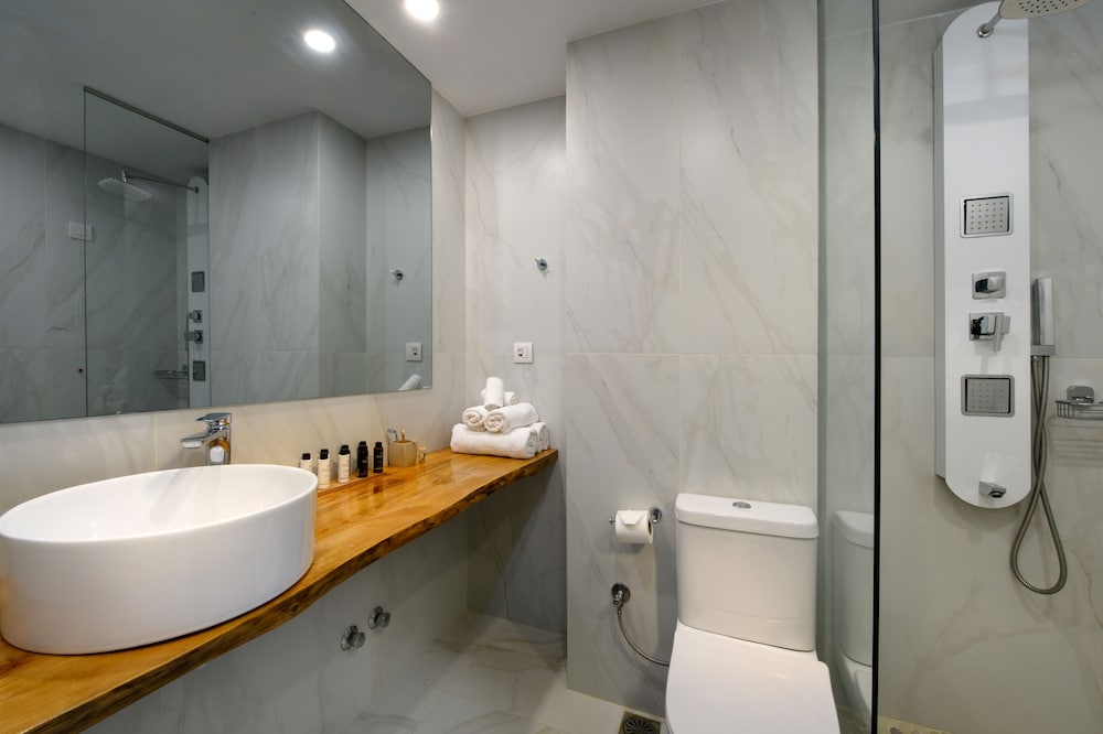 Superior Room, Sea View - Photo 9