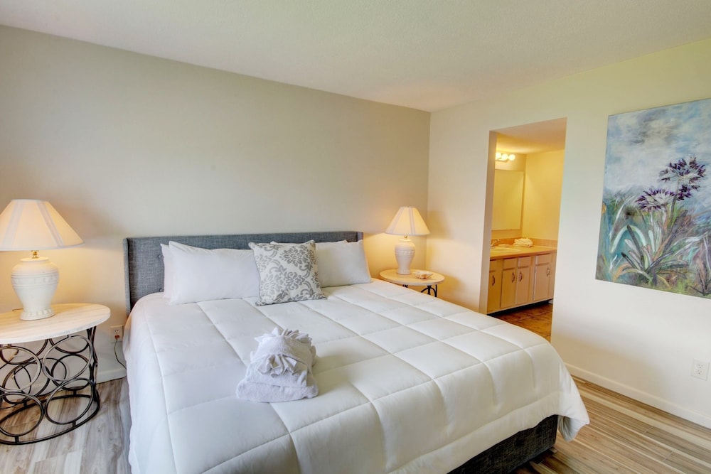 Condo, 2 Bedrooms