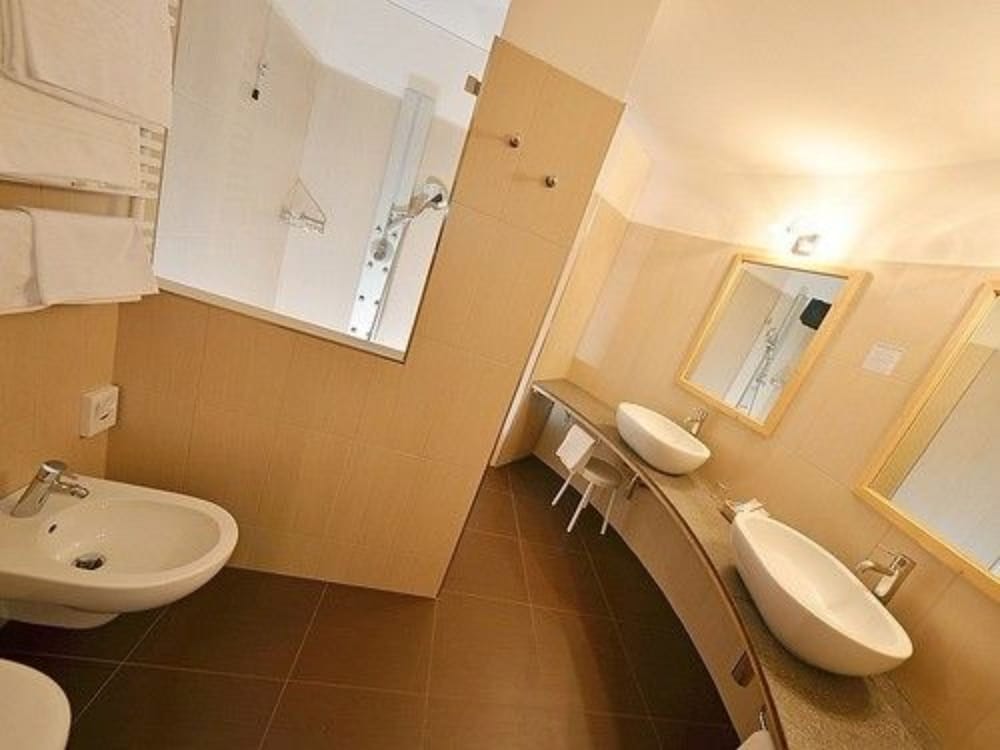 Classic Double or Twin Room photo 3