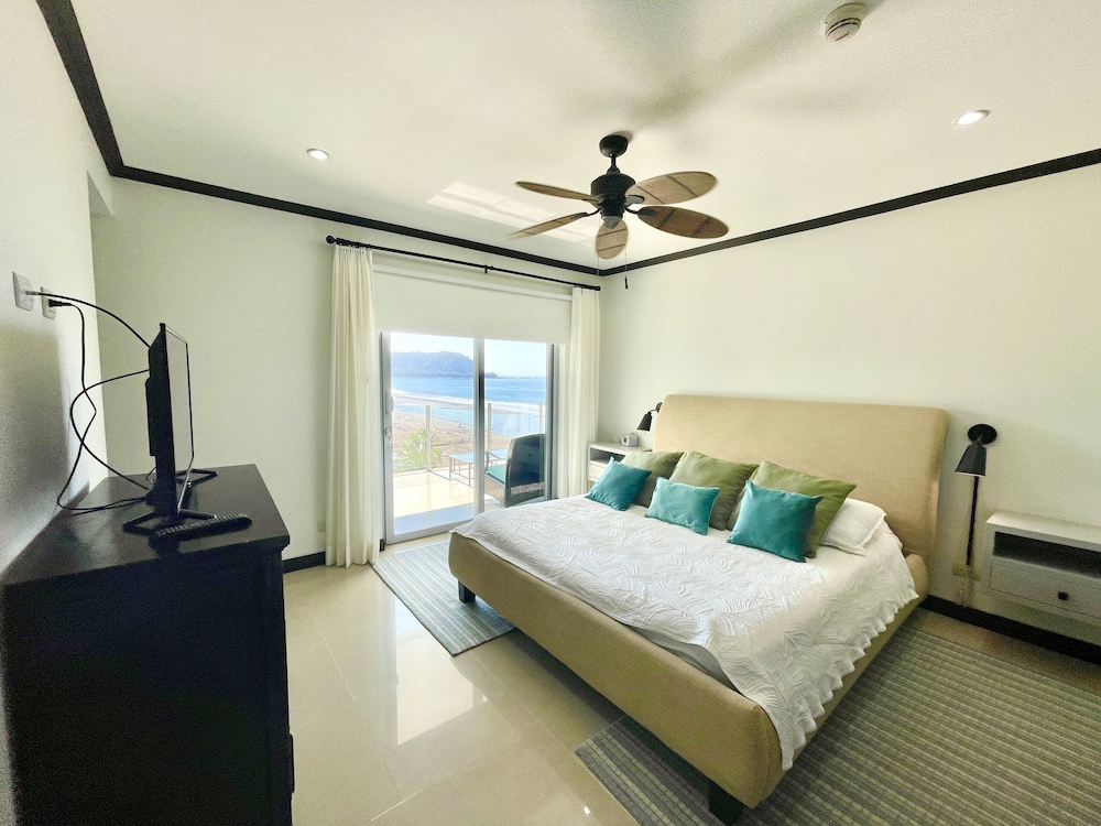 Condo, 4 Bedrooms