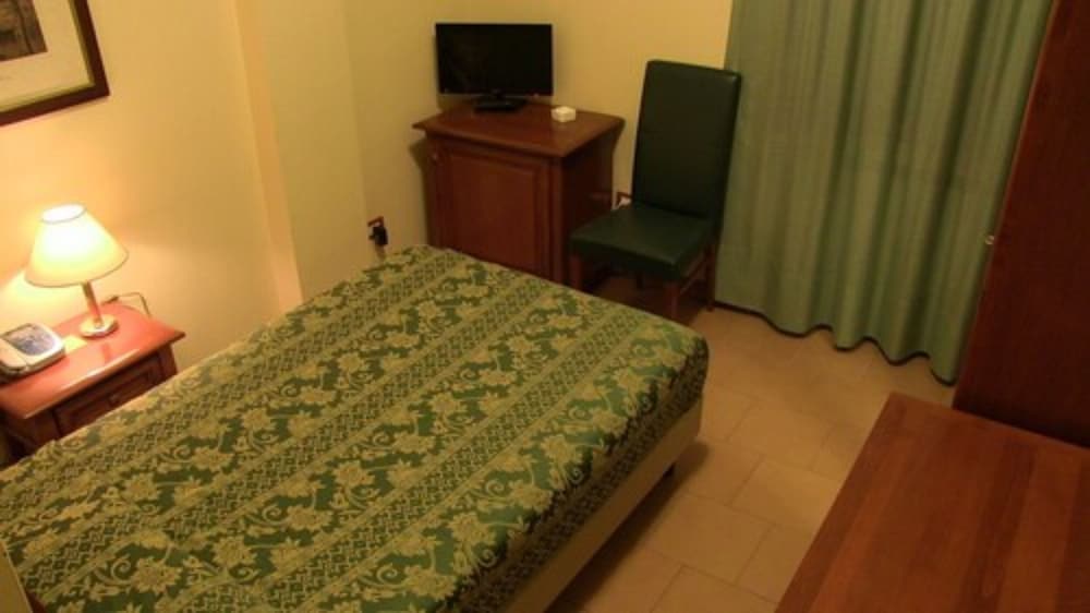 Standard Single Room photo 2